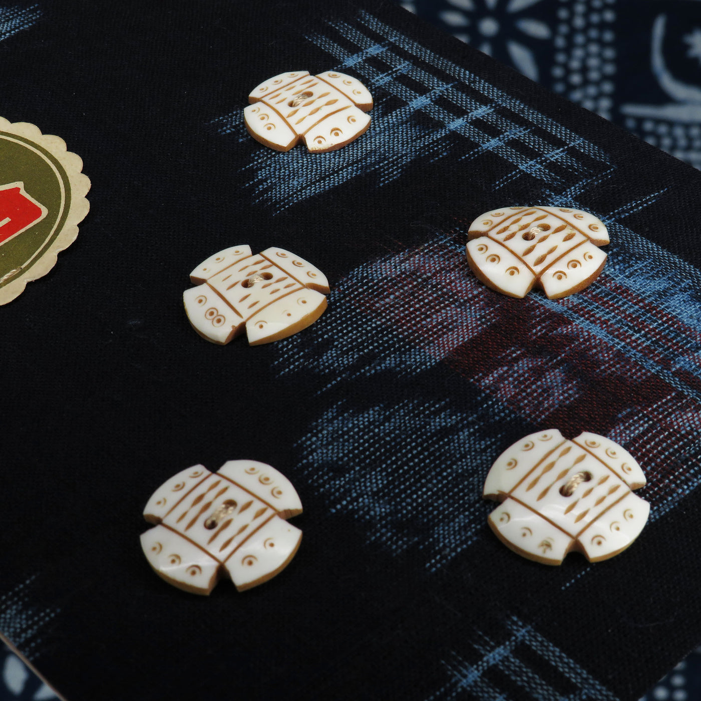 BU-224 five hand-made bone buttons