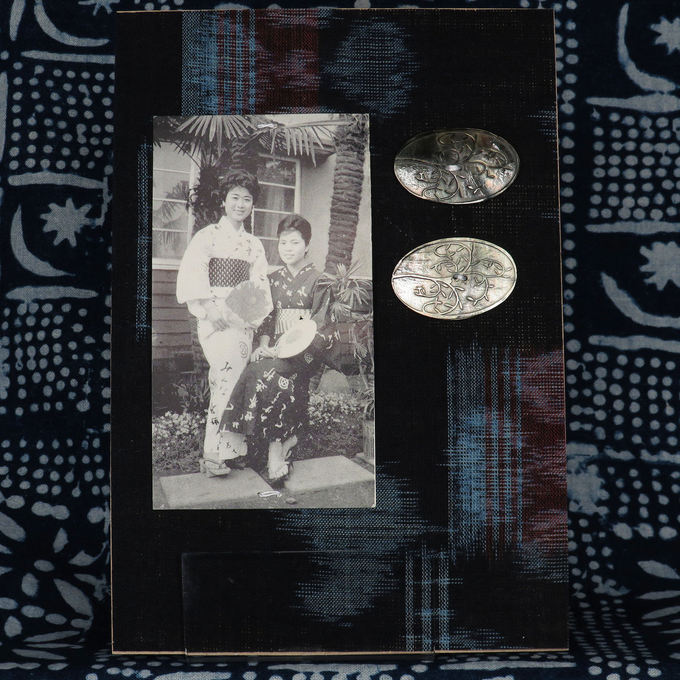 BU-227 two mother of pearl buttons