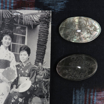 BU-227 two mother of pearl buttons