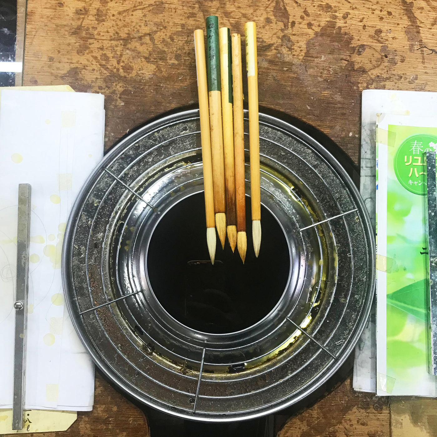Dye workshop brushes
